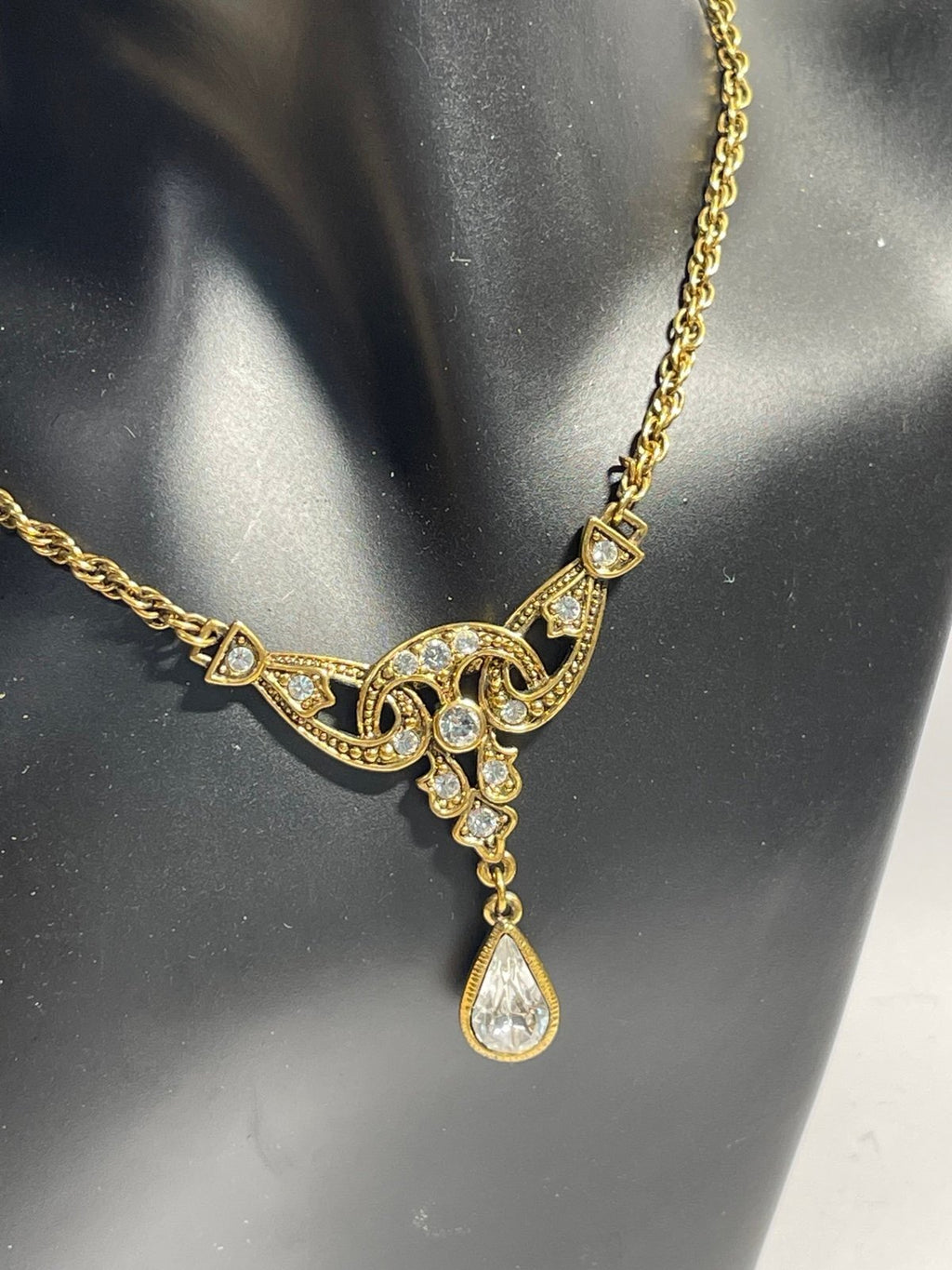 Jacqueline Bouvier Kennedy (JBK) Gold-tone Crystal Pendant Necklace