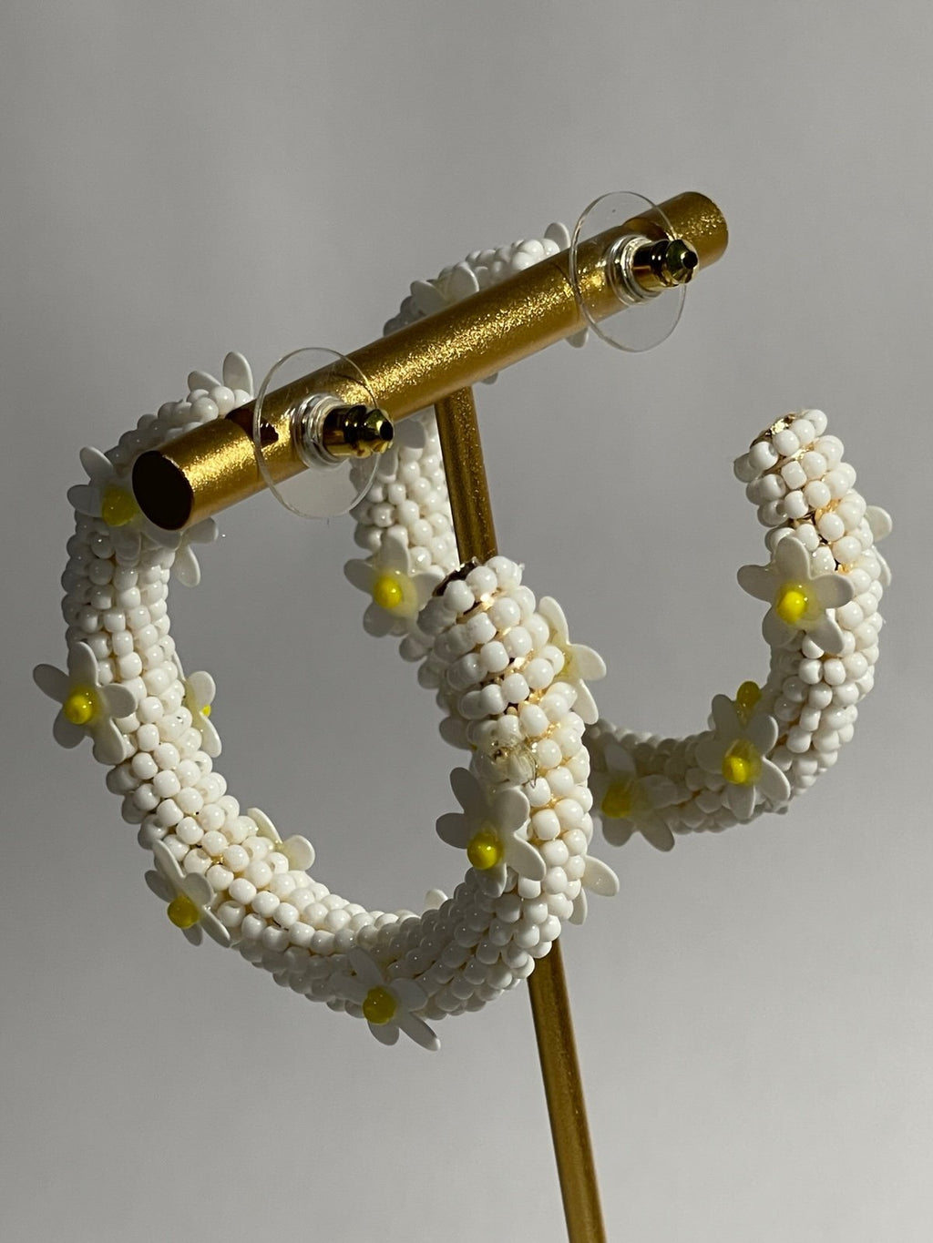 C&C California White Seed Bead & Resin Daisy Earrings
