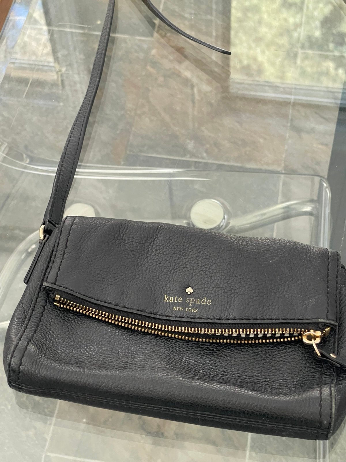 Kate Spade New York Black Pebbled Leather Crossbody purse / Bag Gold Zipper