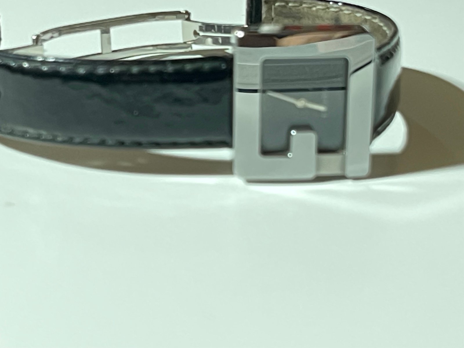 Gucci 3600j Patent Leather Band Watch