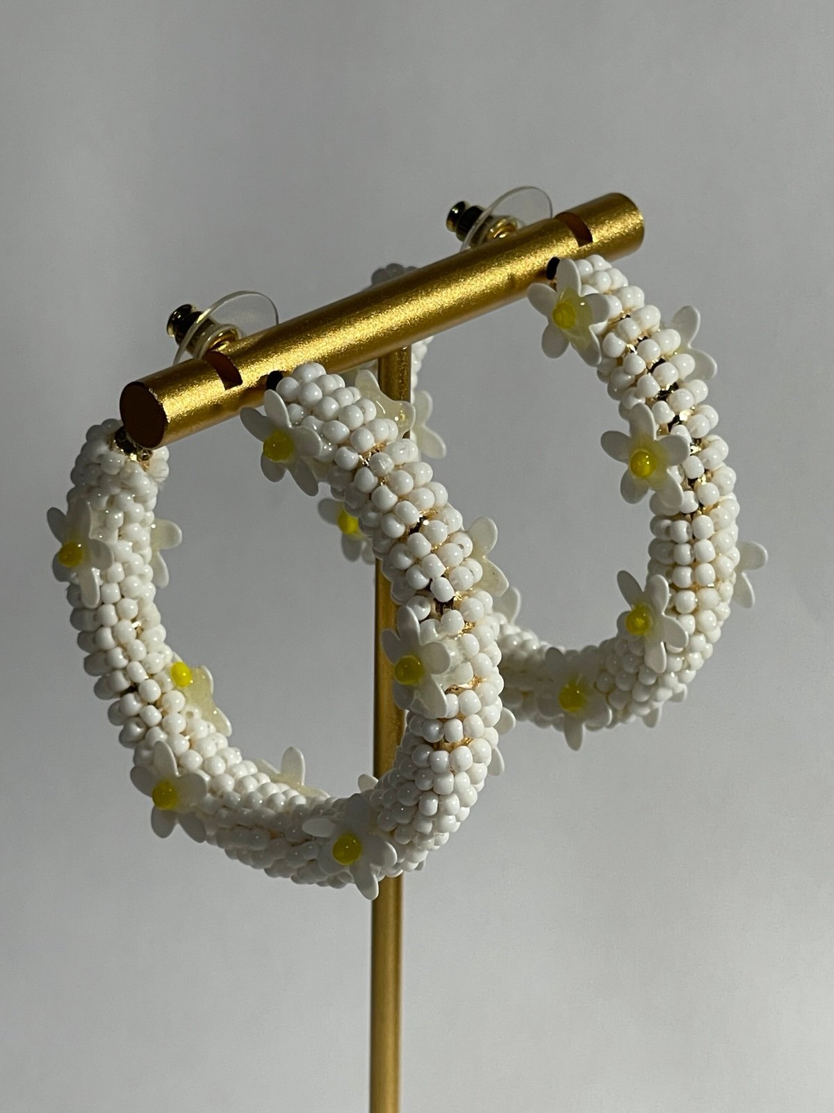 C&C California White Seed Bead & Resin Daisy Earrings