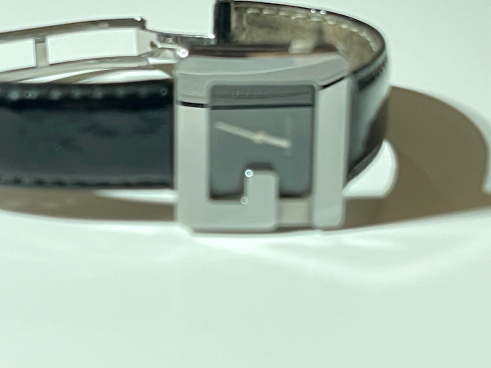 Gucci 3600j Patent Leather Band Watch