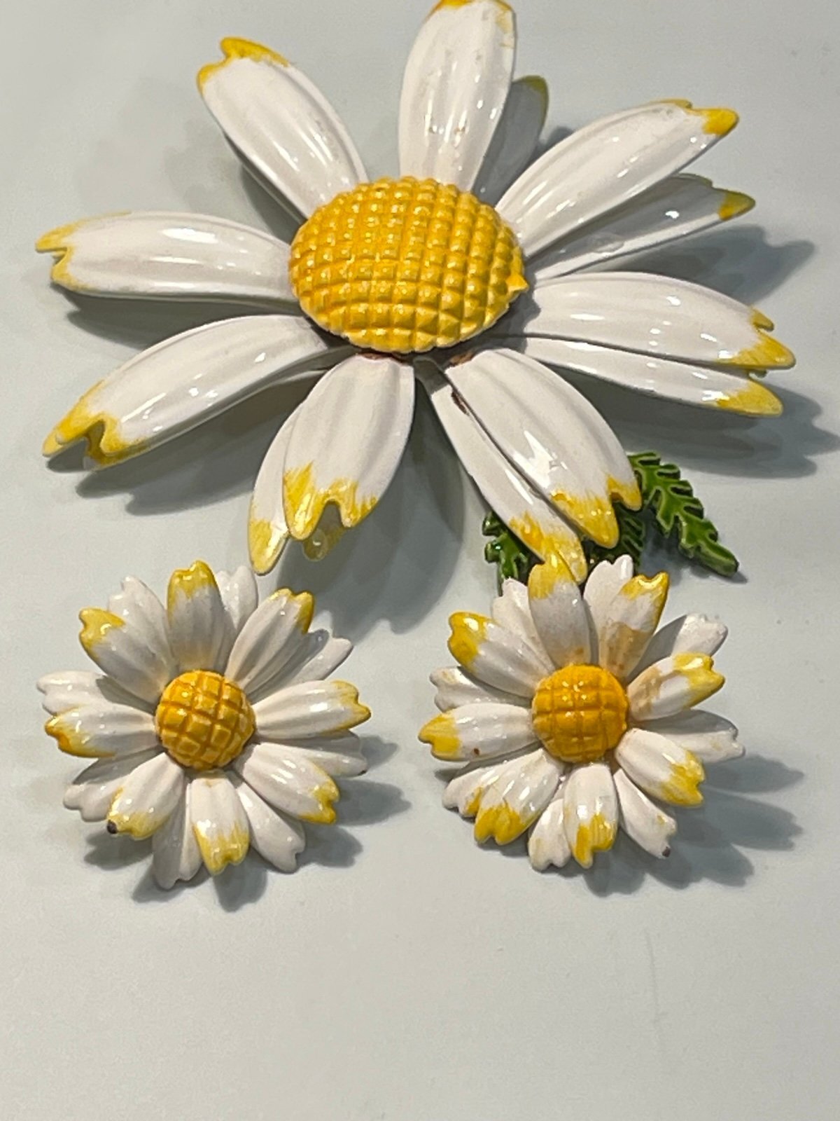 Vintage 1960s Enamel Daisy Brooch & Clip Earrings Set