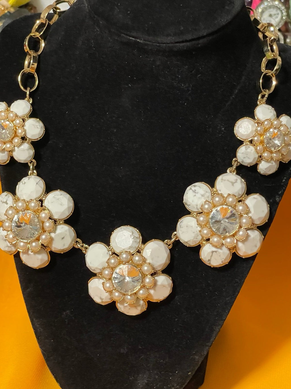 Ann Taylor 3D Floral Graduated Statement Necklace 22in