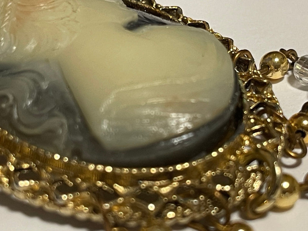 Lovely Vintage Cameo Reproduction Brooch