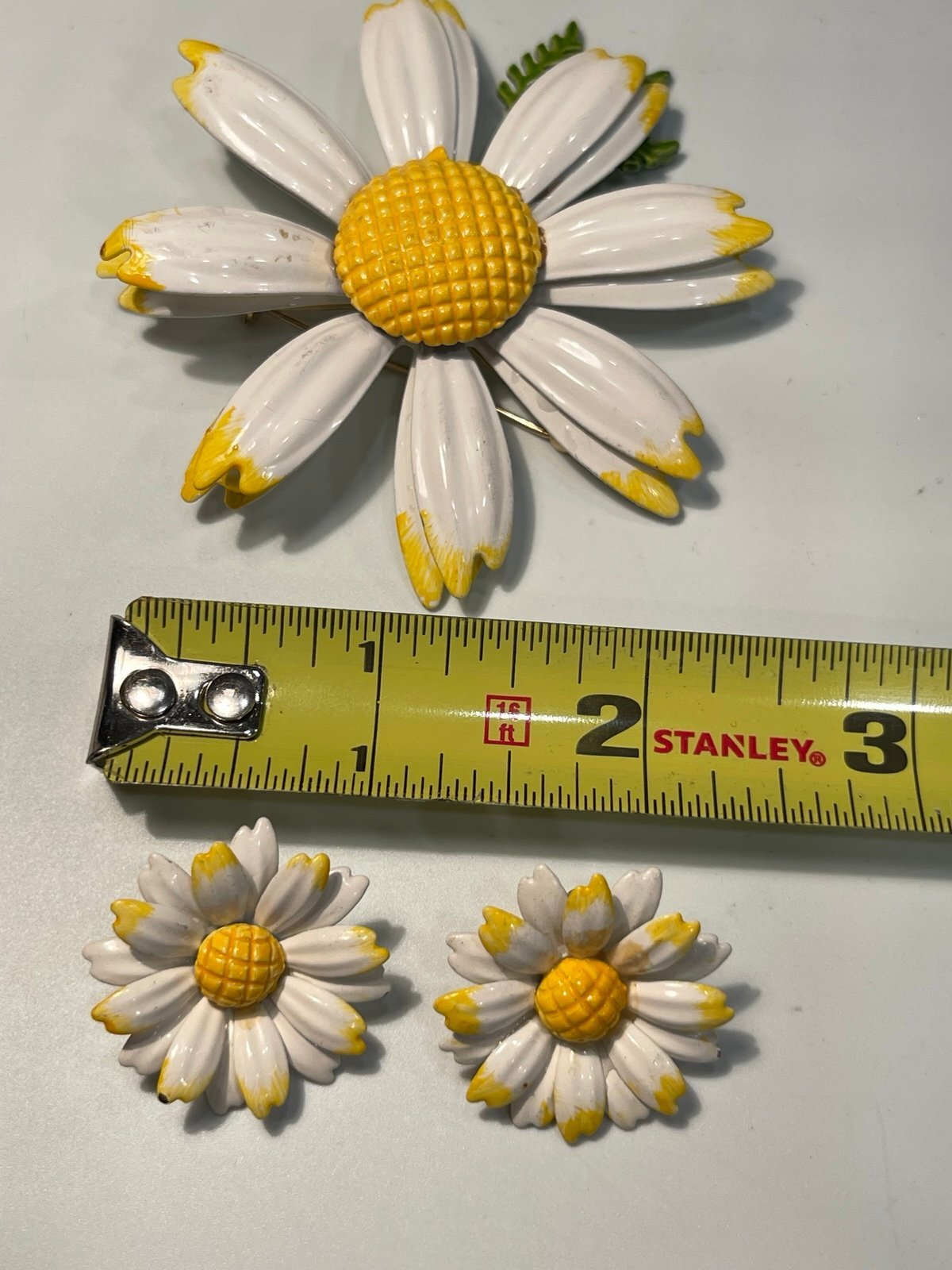 Vintage 1960s Enamel Daisy Brooch & Clip Earrings Set