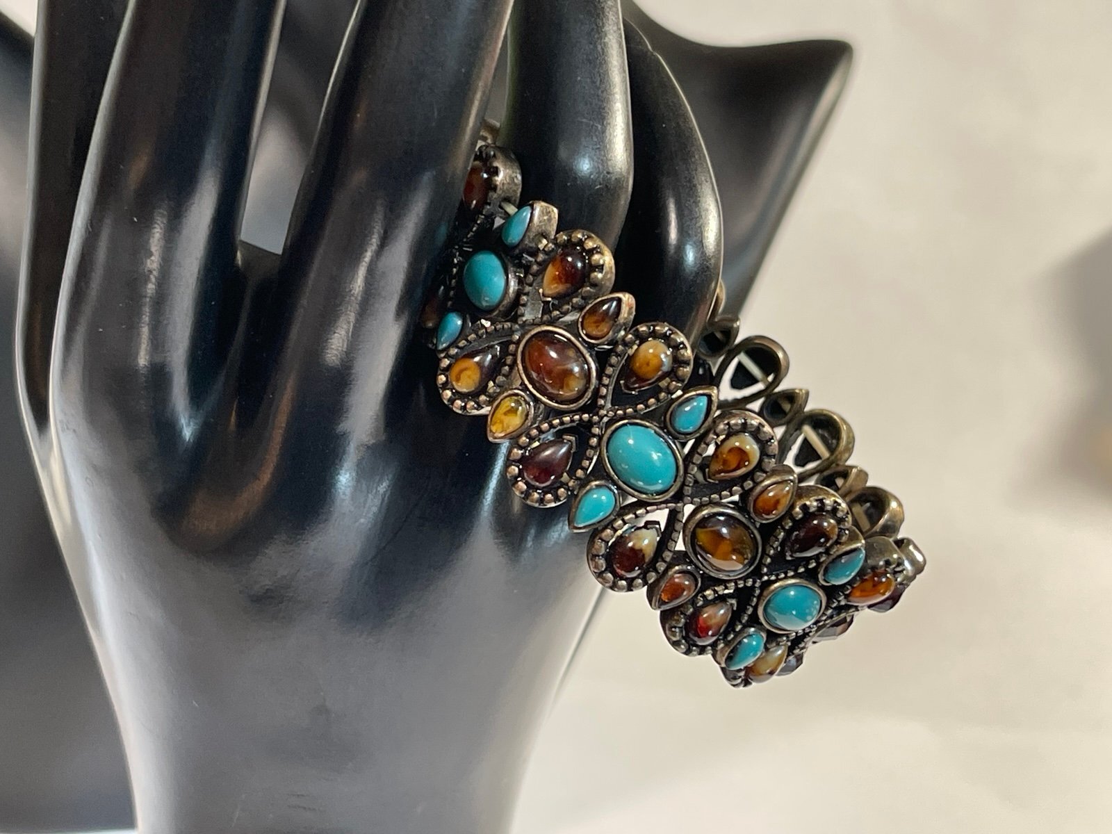 Liz Claiborne Stretch Bracelet