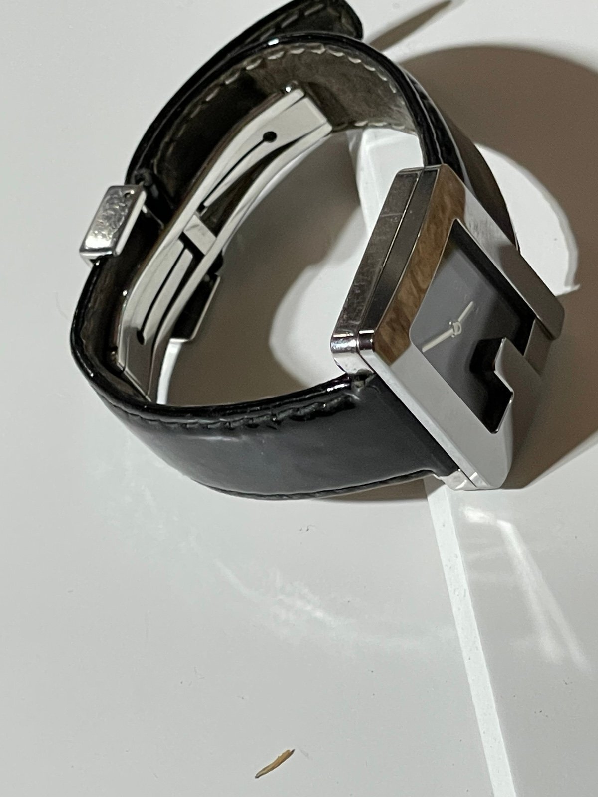 Gucci 3600j Patent Leather Band Watch