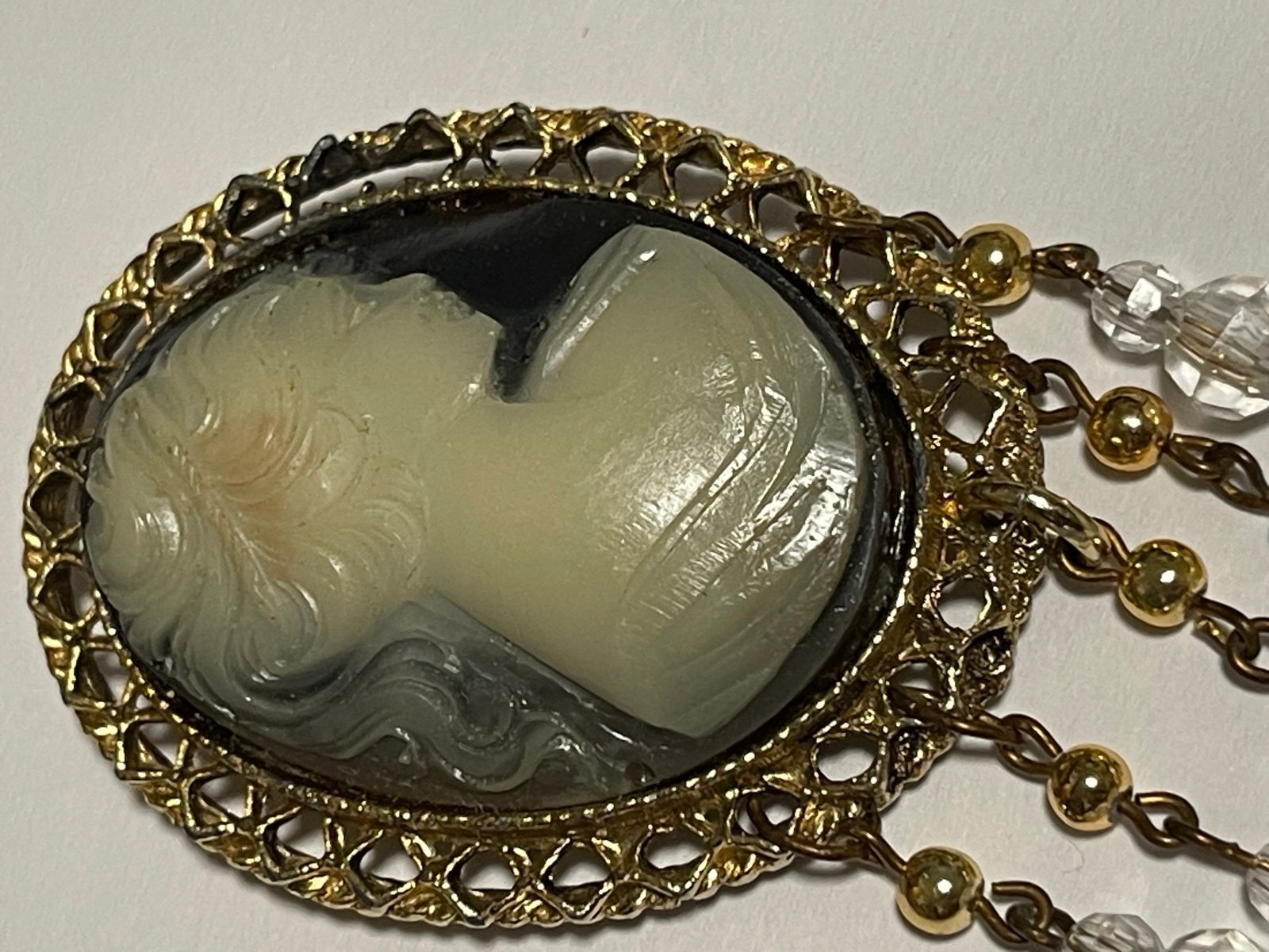 Lovely Vintage Cameo Reproduction Brooch
