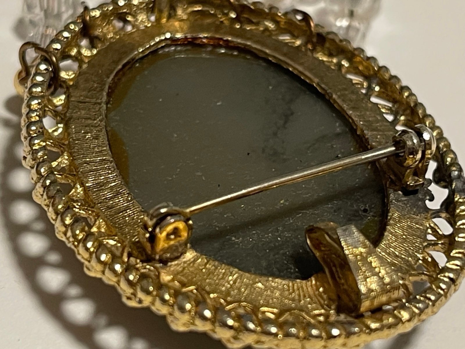 Lovely Vintage Cameo Reproduction Brooch