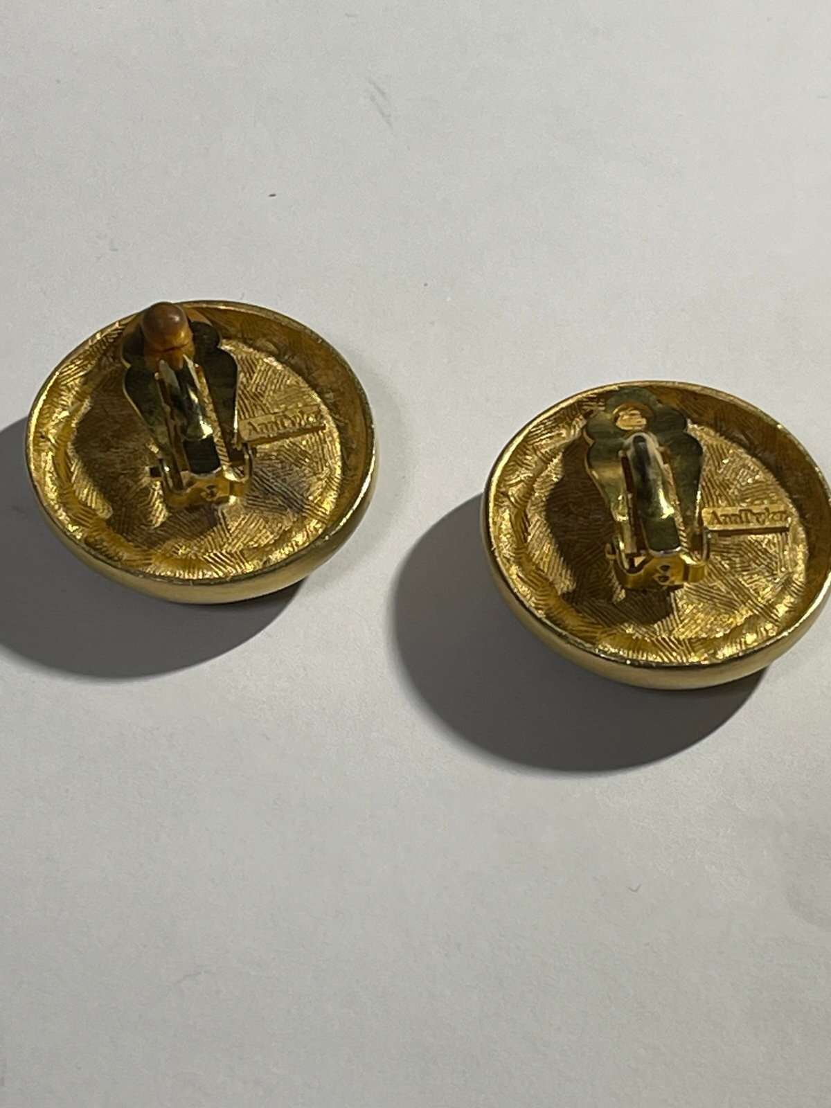Vintage Ann Taylor Goldtone Black Faceted Crystal Clipon Earrings