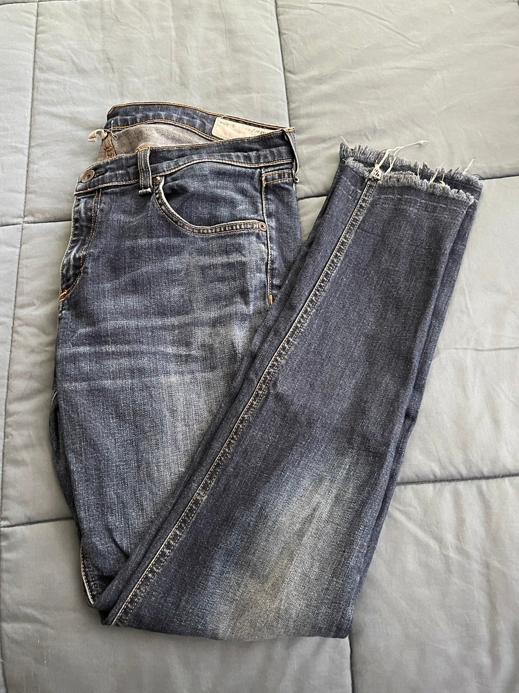 rag & bone Yesler Raw Hem Skinny Jeans Size 31 Dark Wash Stretch Made in USA