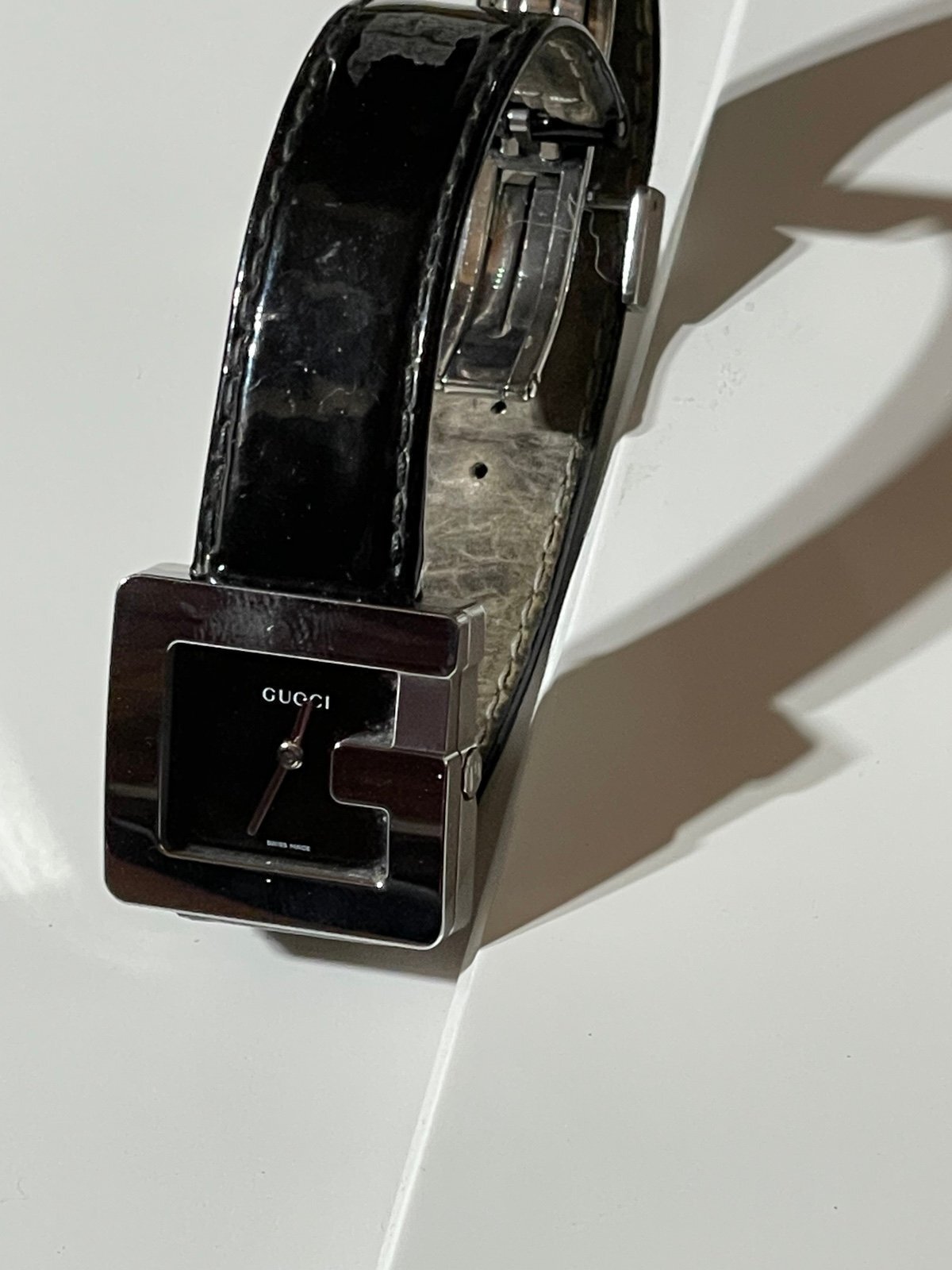 Gucci 3600j Patent Leather Band Watch