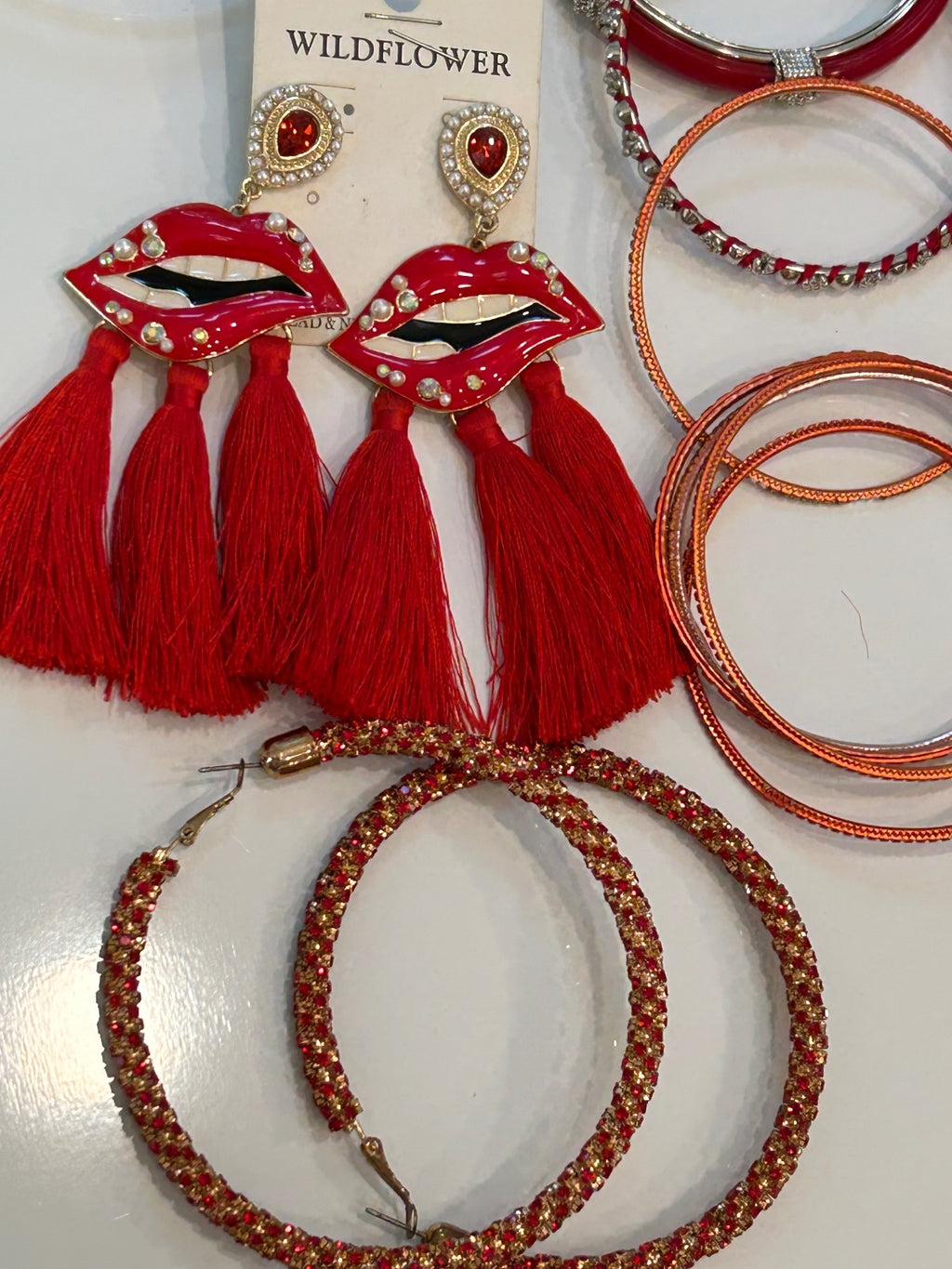 Vintage & Modern Costume Jewelry Lot Necklaces Bracelets Earrings