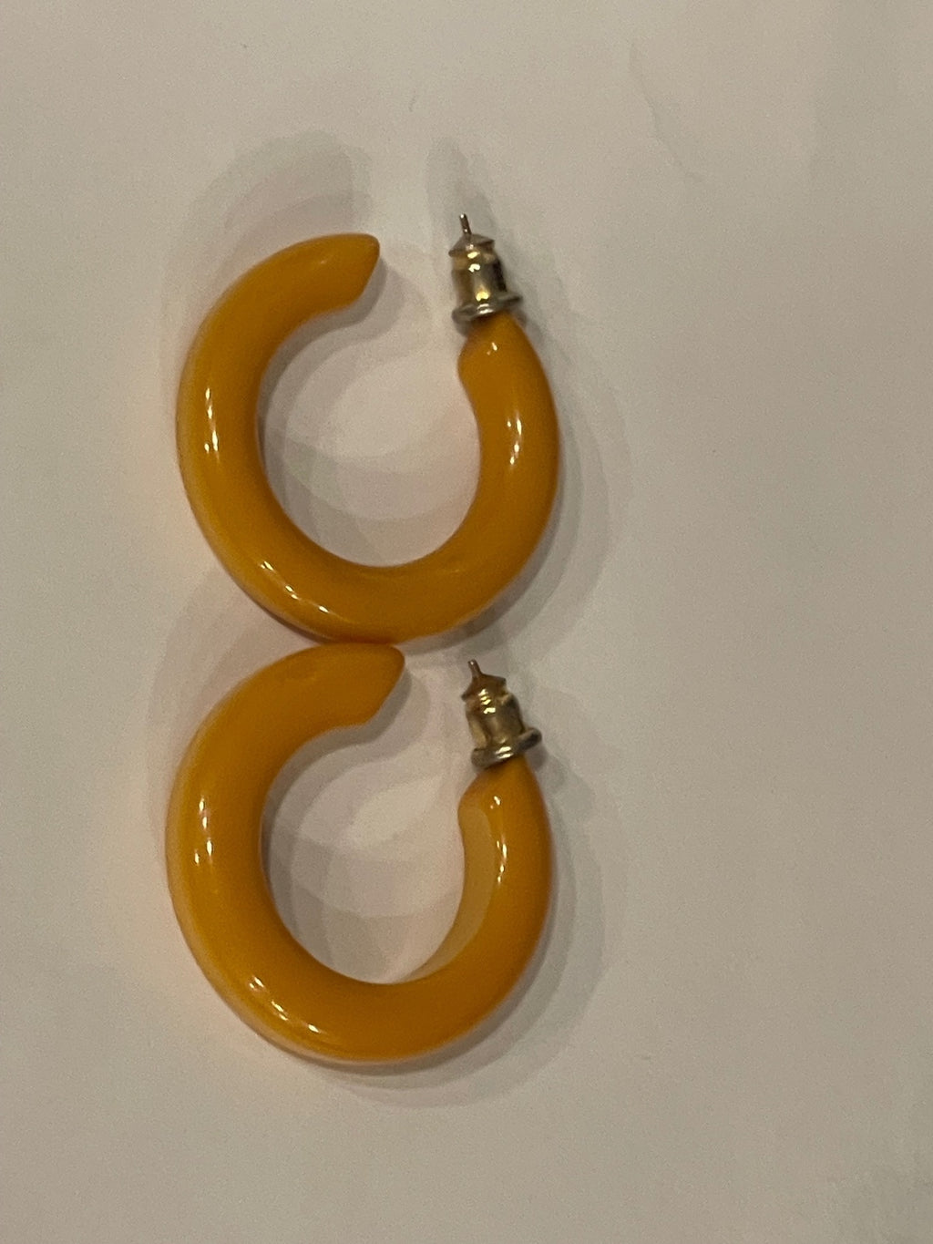Vintage 1960s Butterscotch Bakelite Chunky Hoop Earrings