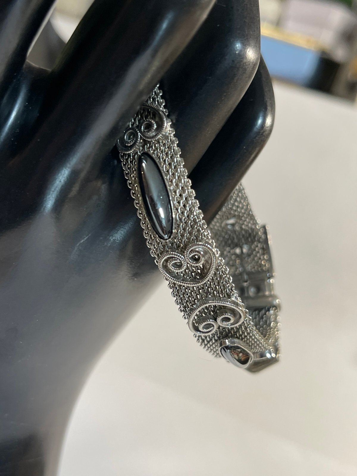 Mesh Silvertone Bracelet w/Hematite Cabochon & Filigree Heart Accent