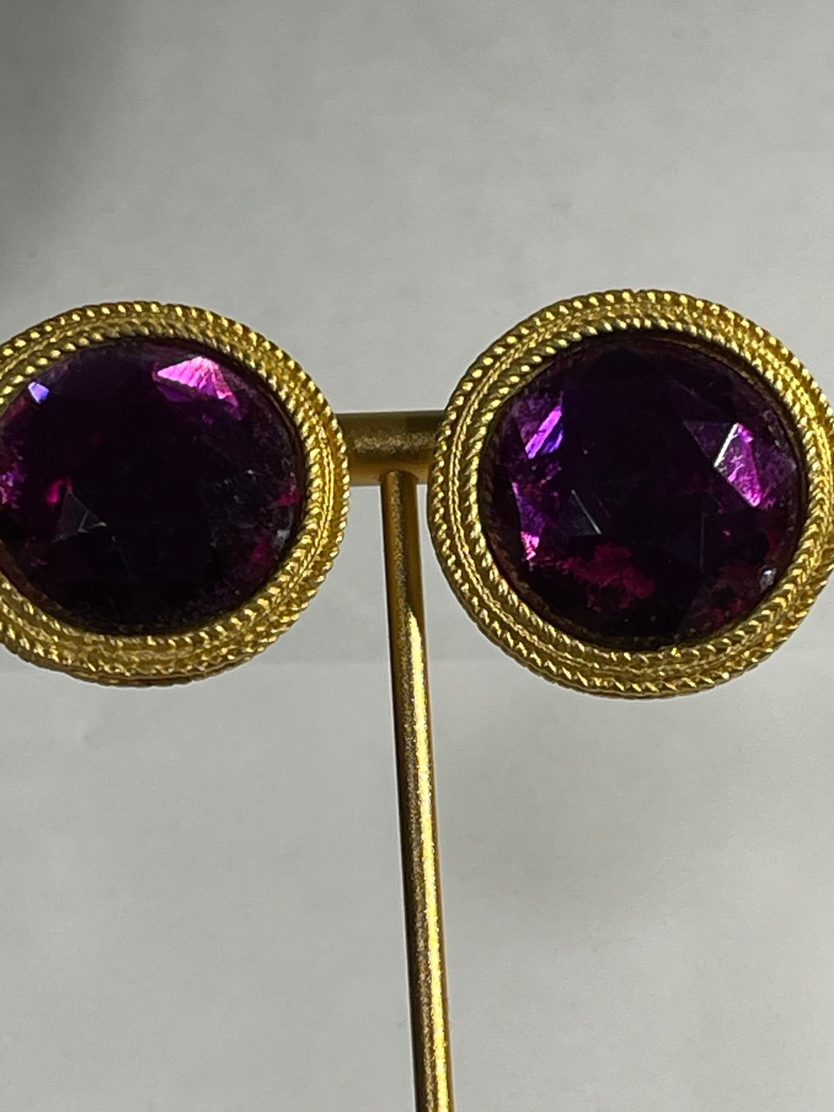 Vintage Ann Taylor Goldtone Purple Faceted Crystal Clipon Earrings