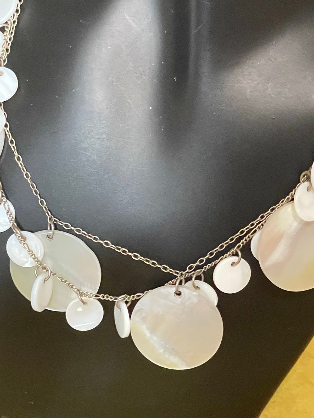 17.5 Sterling Silver Mother of Pearl Disc Dangle Pendant Necklace