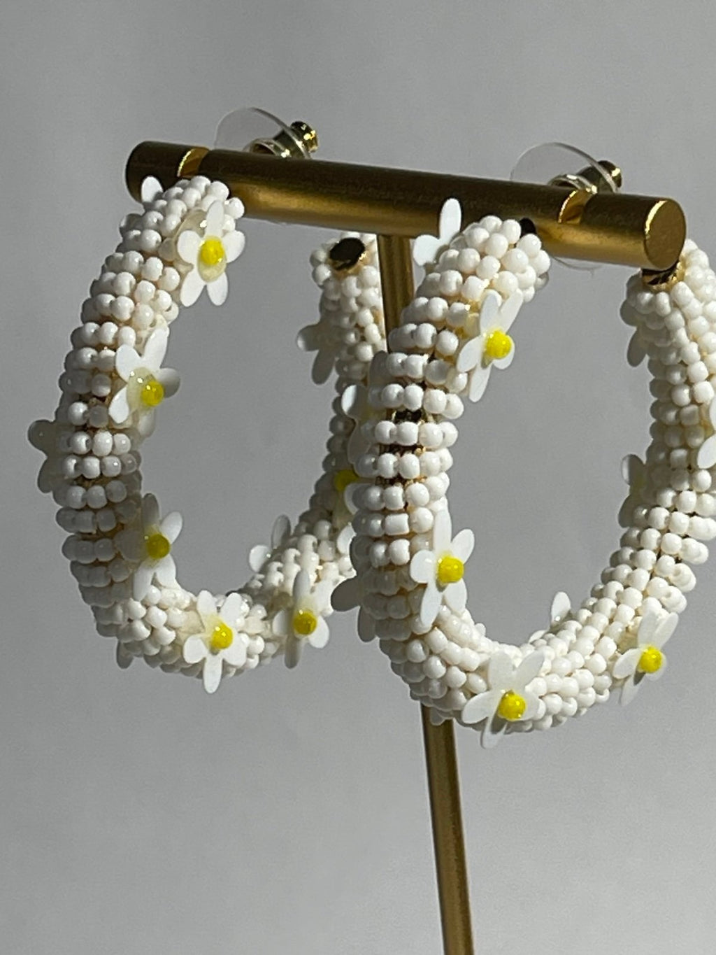 C&C California White Seed Bead & Resin Daisy Earrings