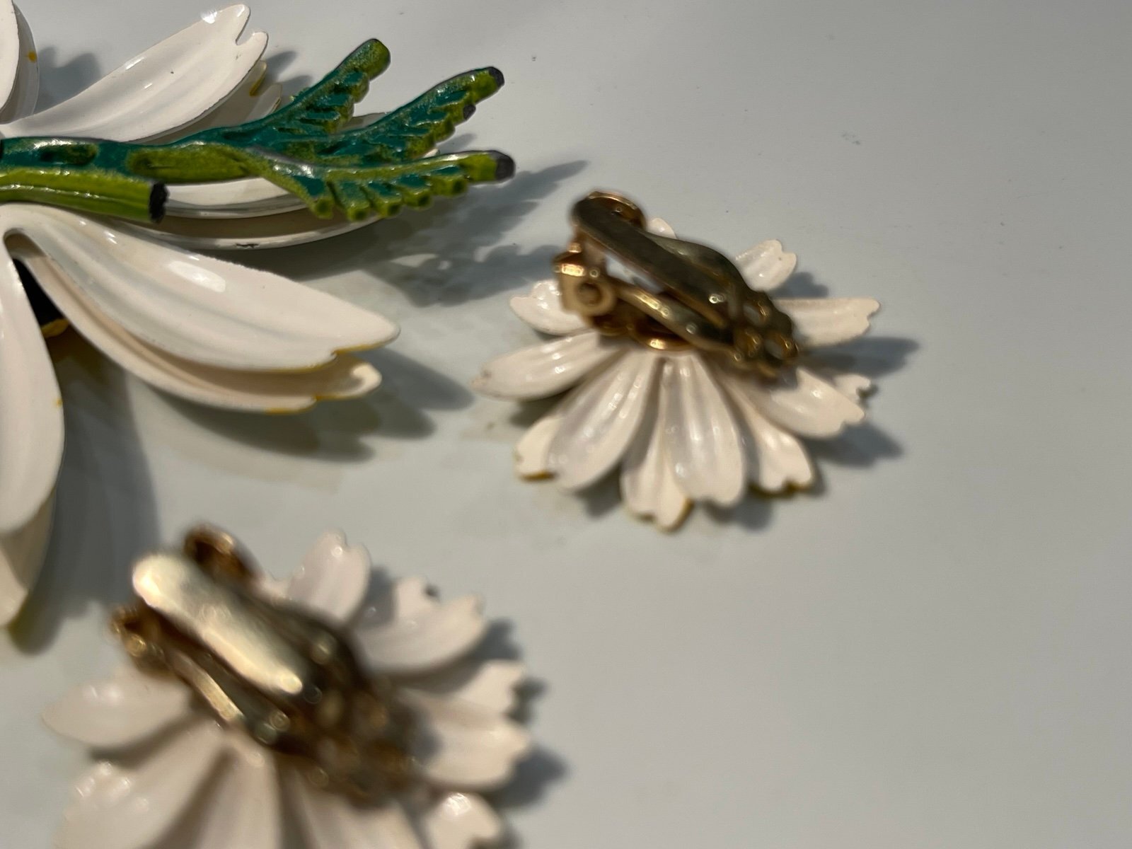 Vintage 1960s Enamel Daisy Brooch & Clip Earrings Set