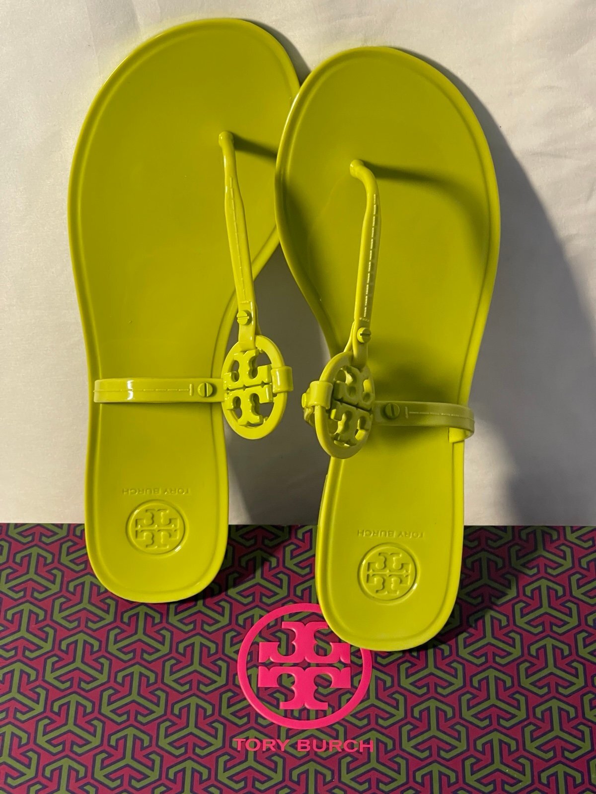 Tory Burch Mini Miller Flat Thong Sandals Leaf Green Size 8 NIB