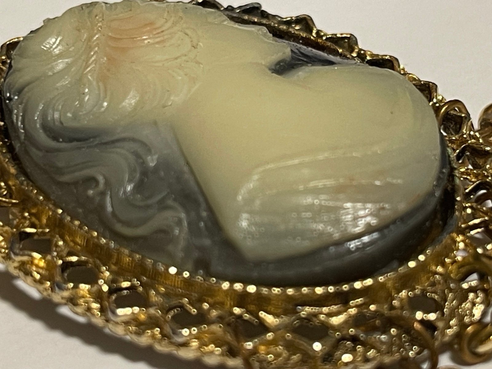 Lovely Vintage Cameo Reproduction Brooch