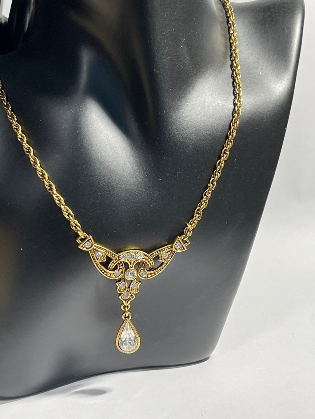 Jacqueline Bouvier Kennedy (JBK) Gold-tone Crystal Pendant Necklace
