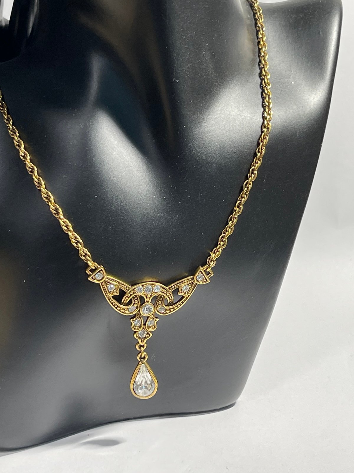 Jacqueline Bouvier Kennedy (JBK) Gold-tone Crystal Pendant Necklace